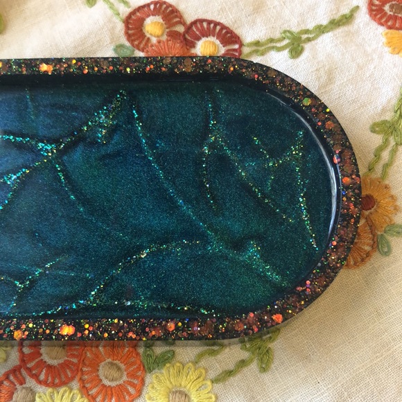 Handmade resin glitter branches tray - Picture 5 of 7